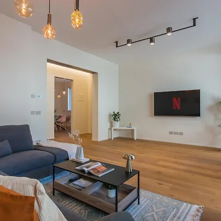 Stayeasy Smart With 3 Bedrooms, 2 Baths - Center Apartament *