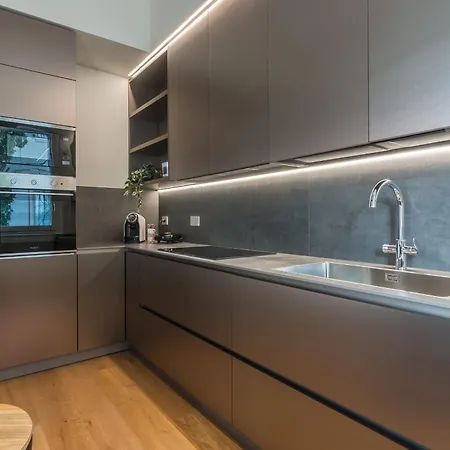 Stayeasy Smart With 3 Bedrooms, 2 Baths - Center