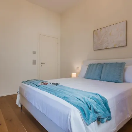 Stayeasy Smart With 3 Bedrooms, 2 Baths - Center