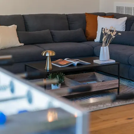 Stayeasy Smart With 3 Bedrooms, 2 Baths - Center
